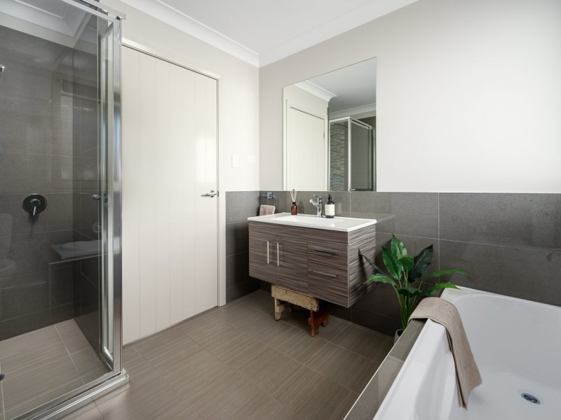 8 Redgum Circuit, Aberglasslyn NSW 2320