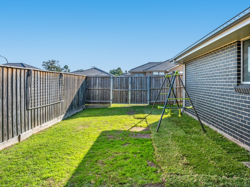 8 Redgum Circuit, Aberglasslyn NSW 2320