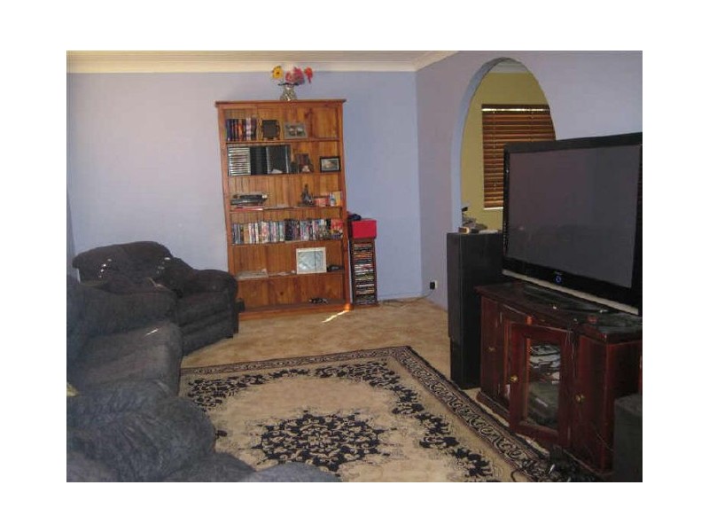 8 Barlow Close, Thornton NSW 2322