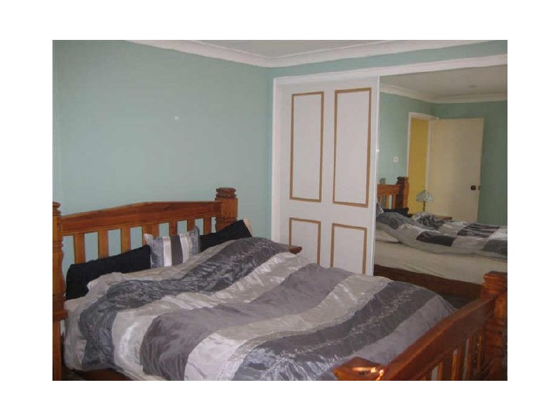 8 Barlow Close, Thornton NSW 2322