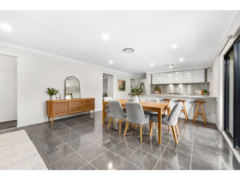 15 Pinnacle Close, Bolwarra Heights NSW 2320