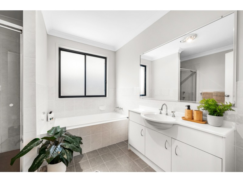 15 Pinnacle Close, Bolwarra Heights NSW 2320