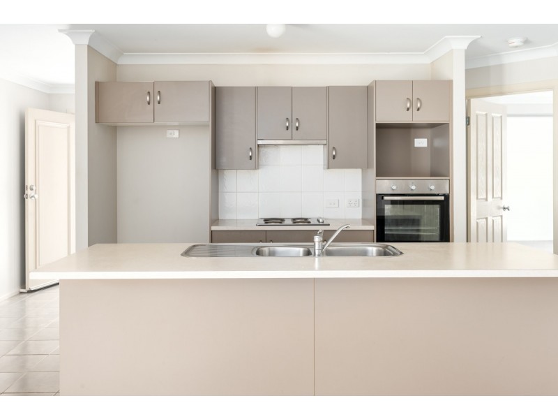 2/8 Boyd Avenue, Metford NSW 2323