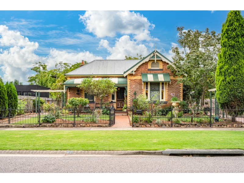 26 King Street, Lorn NSW 2320