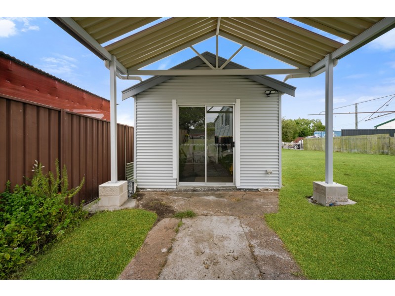 25 Elizabeth Street, Telarah NSW 2320