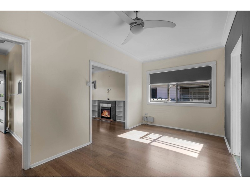 9 Angus Avenue, Waratah West NSW 2298