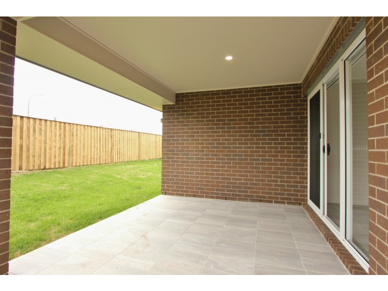 36 Golden Whistler Avenue, Aberglasslyn NSW 2320