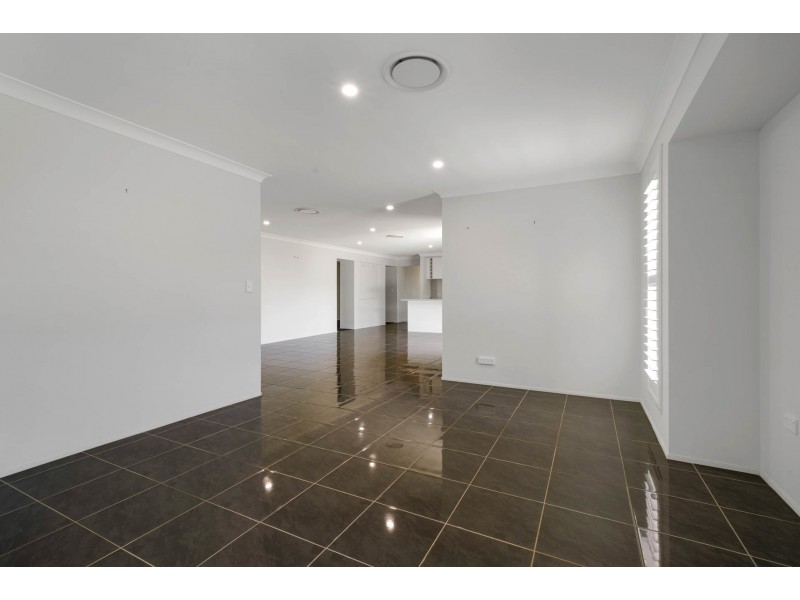 15 Pinnacle Close, Bolwarra Heights NSW 2320