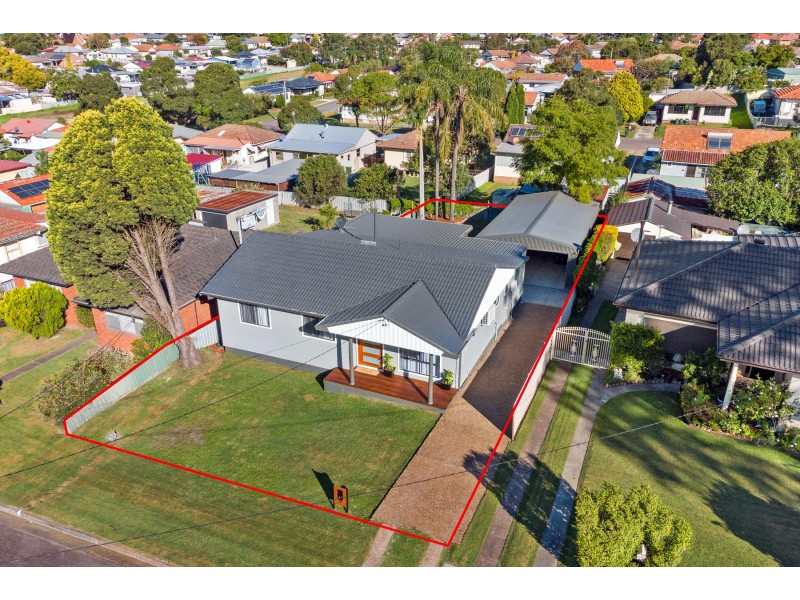 12 Crisp Avenue, Rutherford NSW 2320