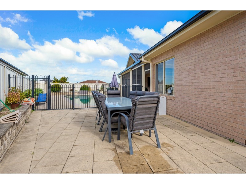 54 Somerset Drive, Thornton NSW 2322