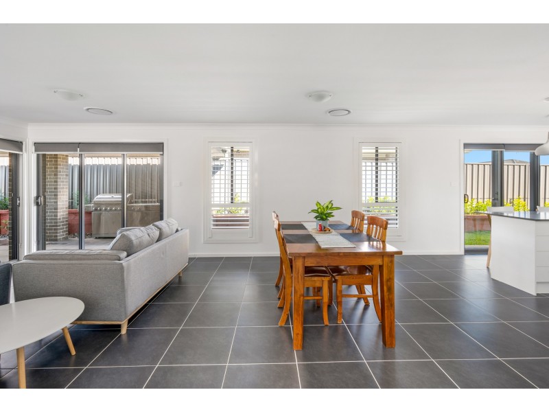 72 Redwood Drive, Gillieston Heights NSW 2321