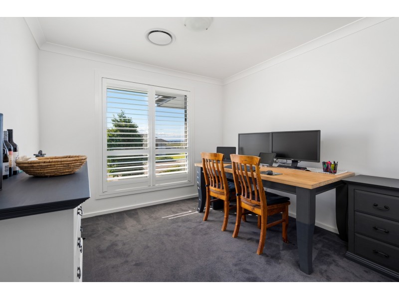 72 Redwood Drive, Gillieston Heights NSW 2321