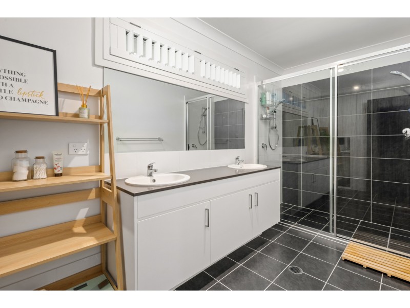 72 Redwood Drive, Gillieston Heights NSW 2321