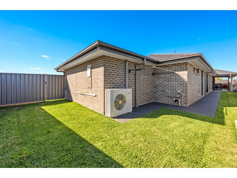 72 Redwood Drive, Gillieston Heights NSW 2321