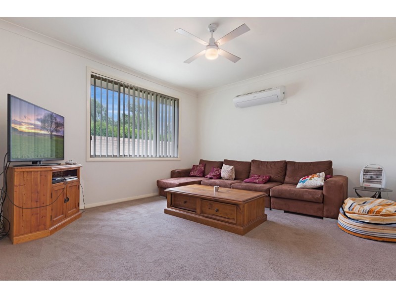 1/49 Karuah Street, Thornton NSW 2322