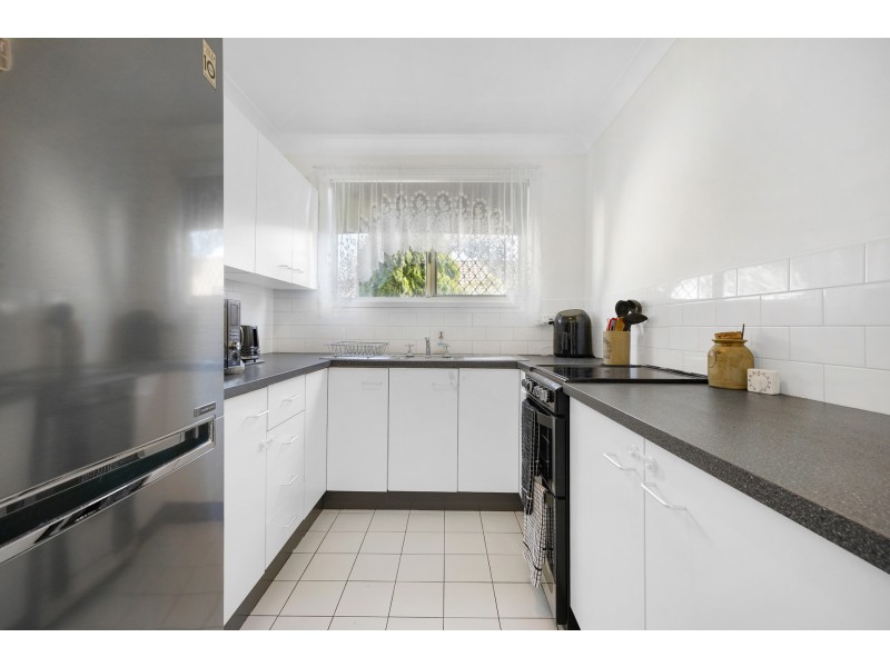 4/4 Justine Parade, Rutherford NSW 2320