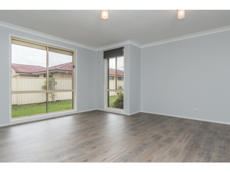 5 Bendtree Cove, Thornton NSW 2322