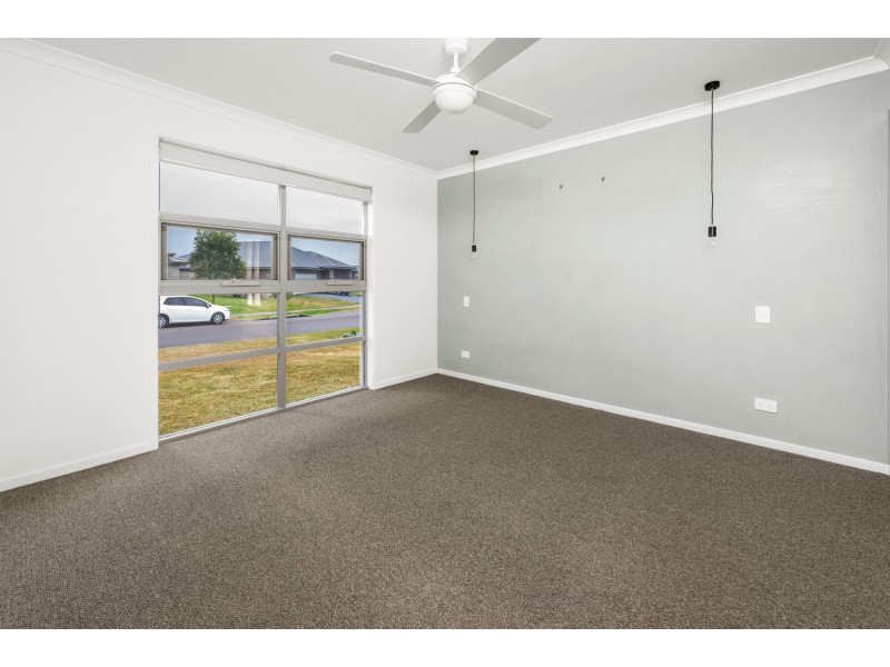 35A Sapphire Drive, Rutherford NSW 2320