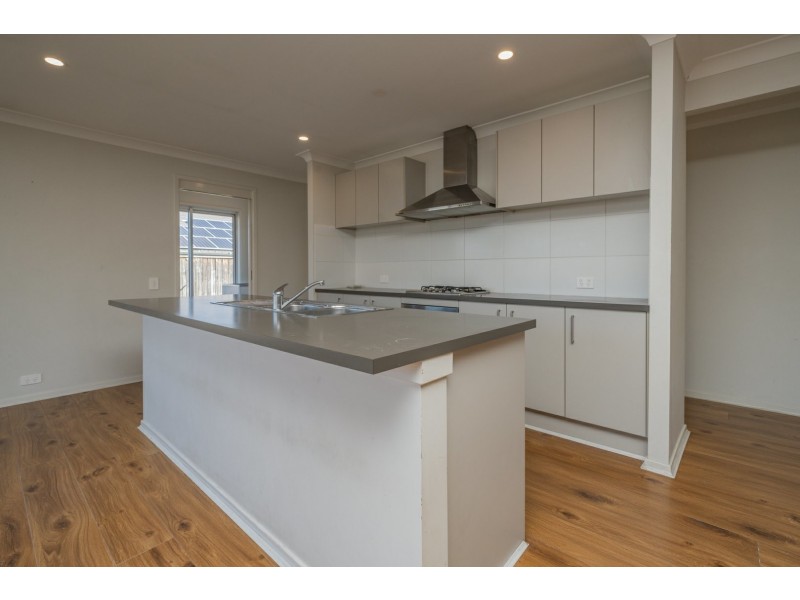 122 McKeachie Drive, Aberglasslyn NSW 2320