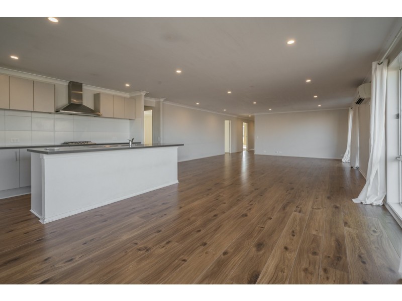 122 McKeachie Drive, Aberglasslyn NSW 2320