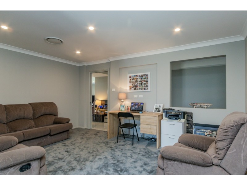 110 McKeachie Drive, Aberglasslyn NSW 2320