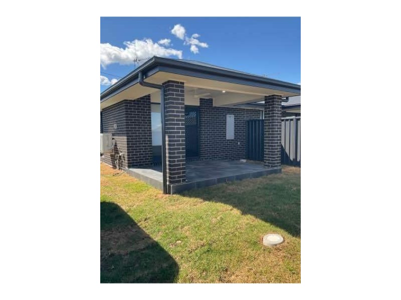 2/2 Kent Street, Greta NSW 2334