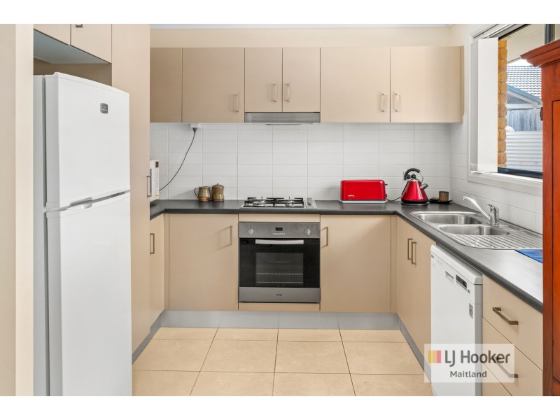 1/2 Peppercorn Close, Aberglasslyn NSW 2320