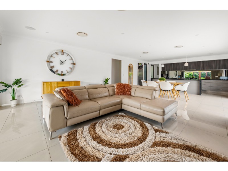 19 Grand Parade, Rutherford NSW 2320