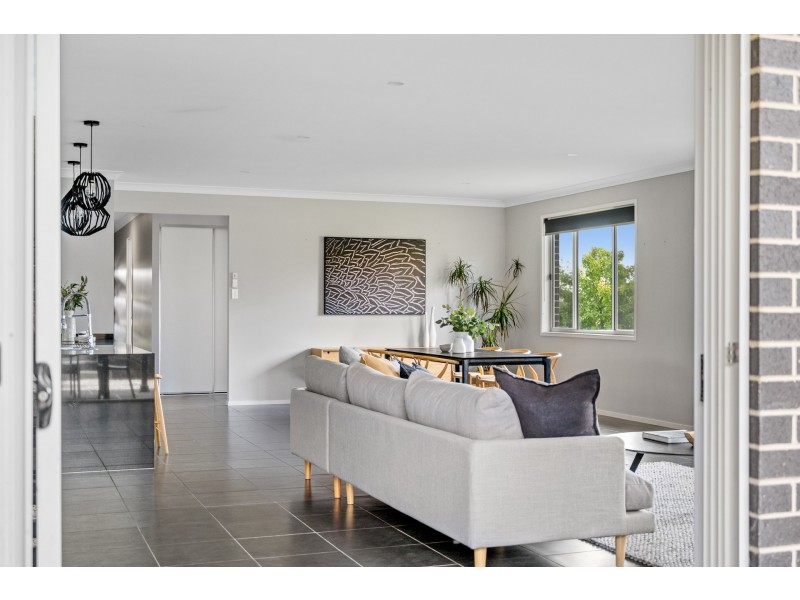 45 Tournament Street, Rutherford NSW 2320