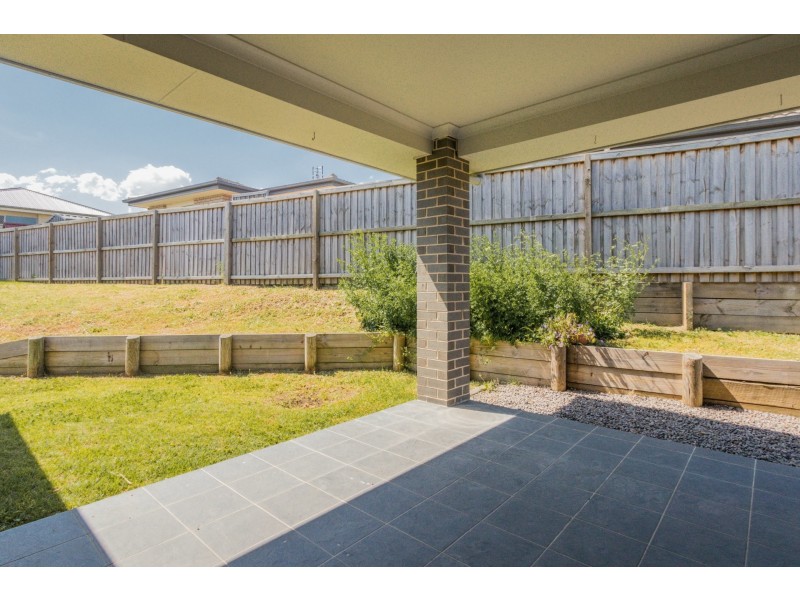 11 McKeachie Drive, Aberglasslyn NSW 2320