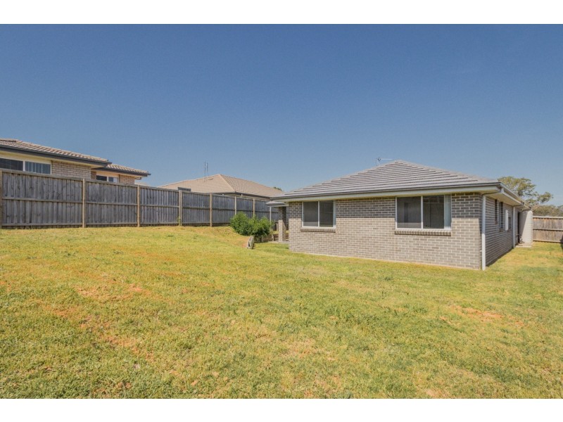 11 McKeachie Drive, Aberglasslyn NSW 2320