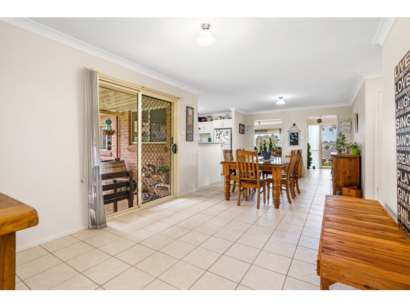 242 Denton Park Drive, Aberglasslyn NSW 2320