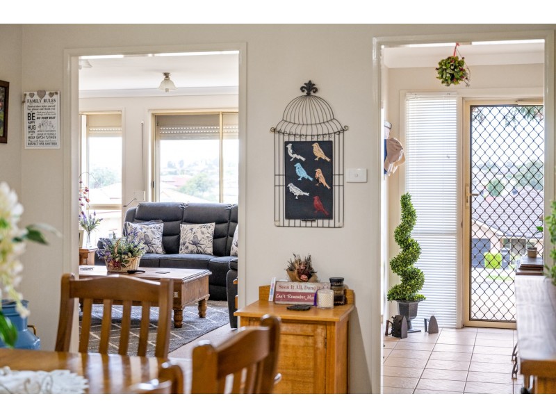 242 Denton Park Drive, Aberglasslyn NSW 2320