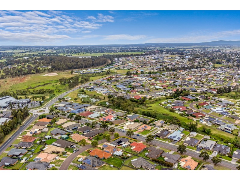 242 Denton Park Drive, Aberglasslyn NSW 2320