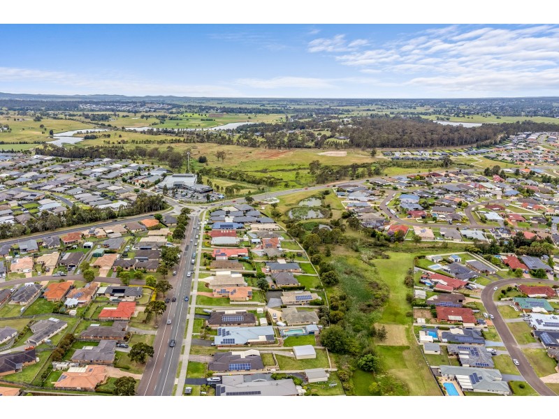 242 Denton Park Drive, Aberglasslyn NSW 2320