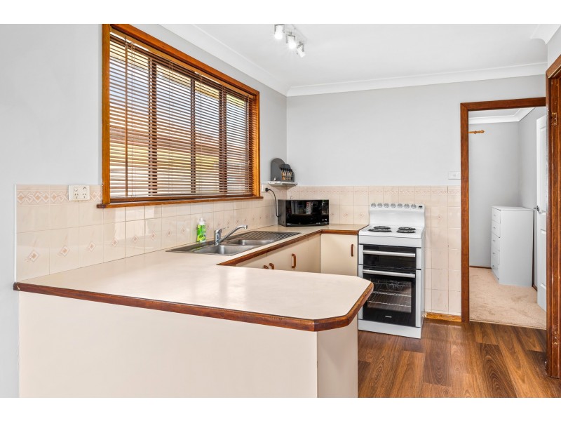 8 Sale Street, Greta NSW 2334
