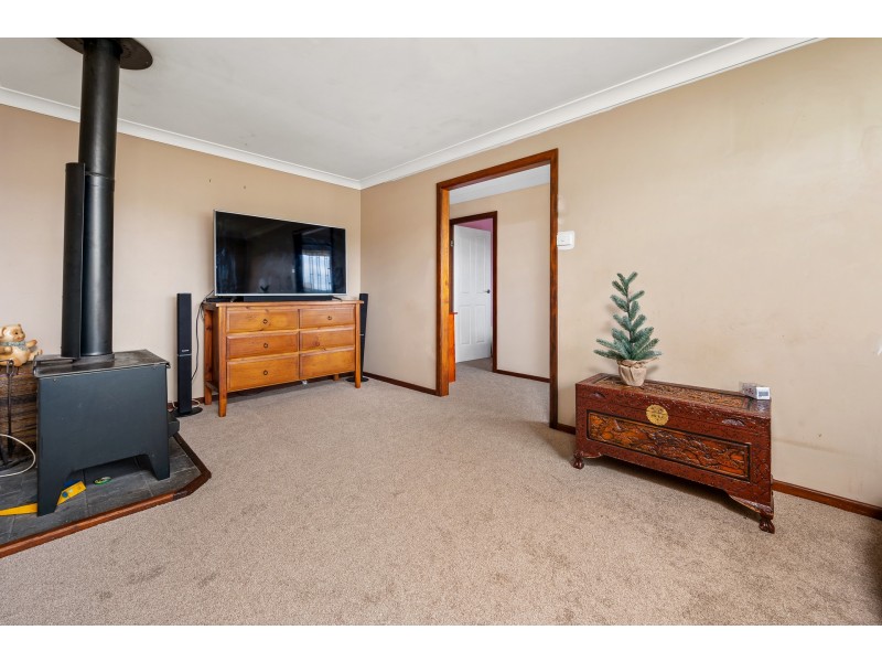 8 Sale Street, Greta NSW 2334