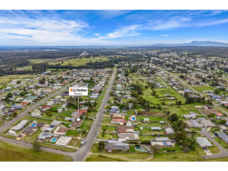 8 Sale Street, Greta NSW 2334