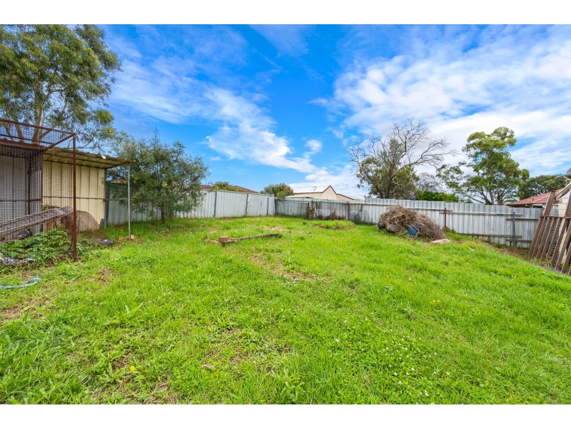 8 Sale Street, Greta NSW 2334