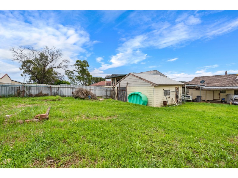 8 Sale Street, Greta NSW 2334