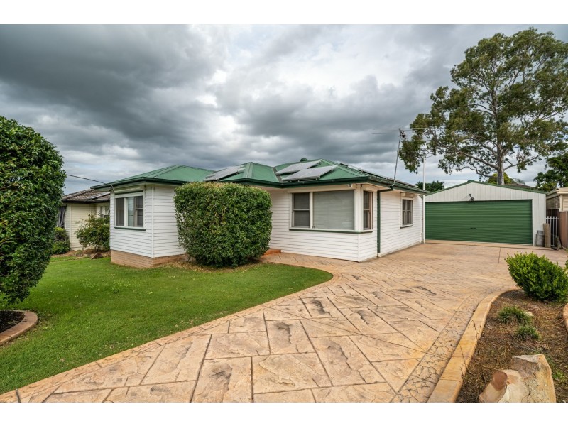 43 Alexandra Avenue, Rutherford NSW 2320