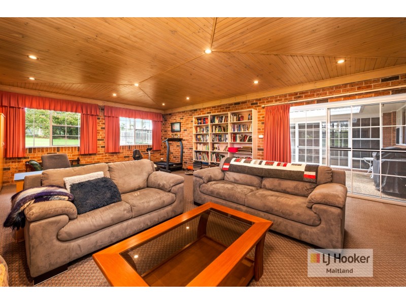 27 Lang Drive, Bolwarra Heights NSW 2320