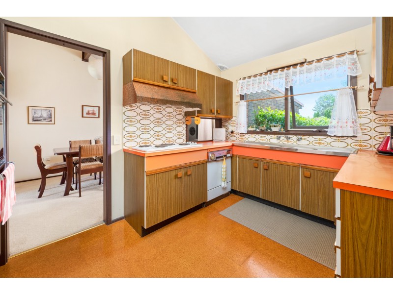 8 Thurlow Close, Bolwarra NSW 2320