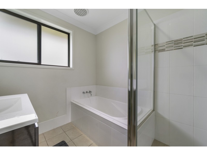 24 Sandpiper Circuit, Aberglasslyn NSW 2320