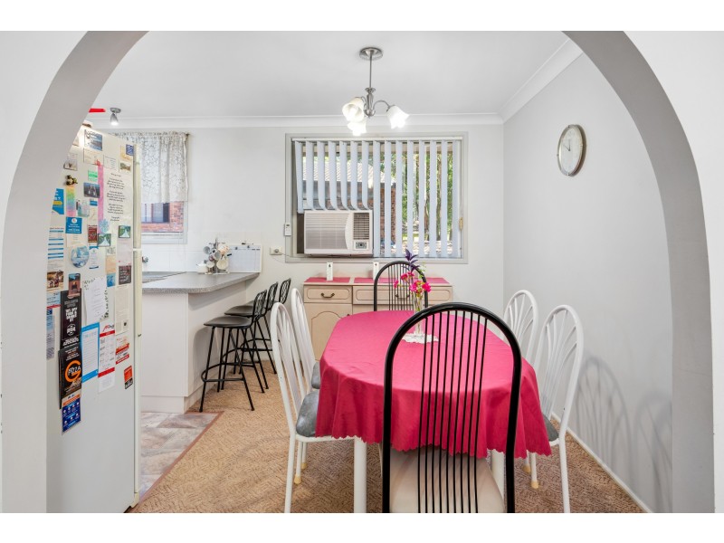 4/16 Lobelia Close, Metford NSW 2323