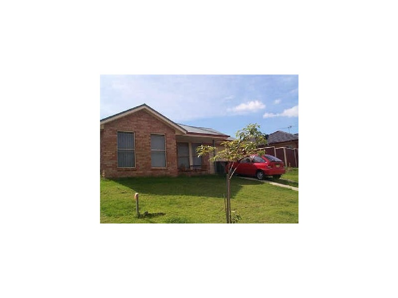 30 Canterbury Drive, Morpeth NSW 2321