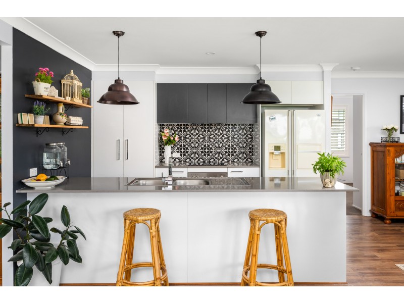 11 Pandanus Circuit, Bolwarra NSW 2320