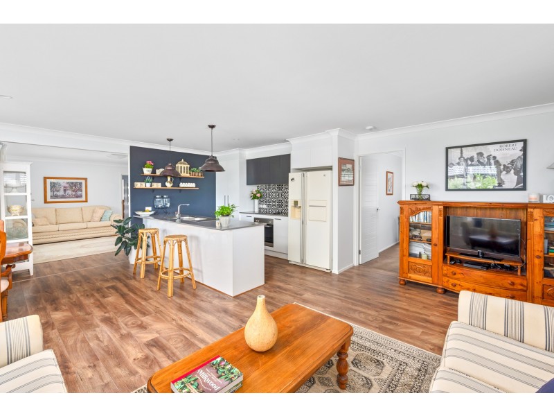 11 Pandanus Circuit, Bolwarra NSW 2320