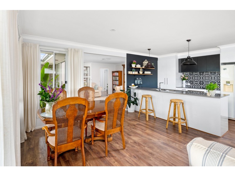 11 Pandanus Circuit, Bolwarra NSW 2320