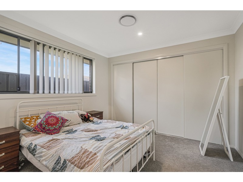 2/22 Lancaster Street, Thornton NSW 2322